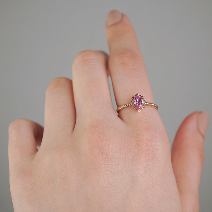 anya vintage pembe safir tektas altın burgu kol yüzük, Pink sapphire vintage solitaire gold ring