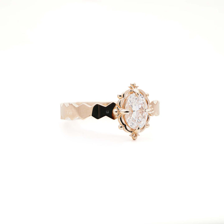 Zyla beyaz topaz tektaş vintage altın nişan yüzüğü, evlilik teklifi yüzüğü, özel tasarım 14 ayar altın yüzük. White topaz vintage solitarie solid gold  engagement rind, proposal gold ring.