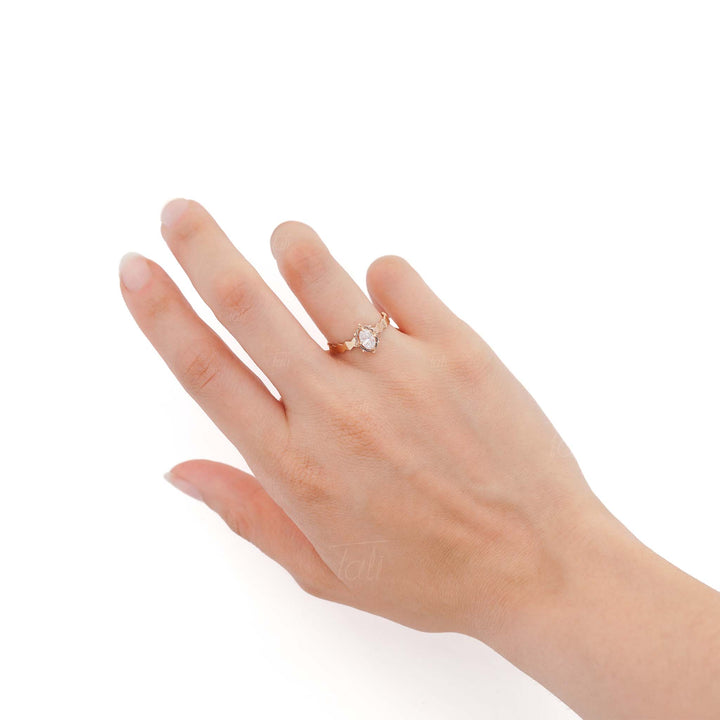 Zyla beyaz topaz tektaş vintage altın nişan yüzüğü, evlilik teklifi yüzüğü, özel tasarım 14 ayar altın yüzük. White topaz vintage solitarie solid gold  engagement rind, proposal gold ring.